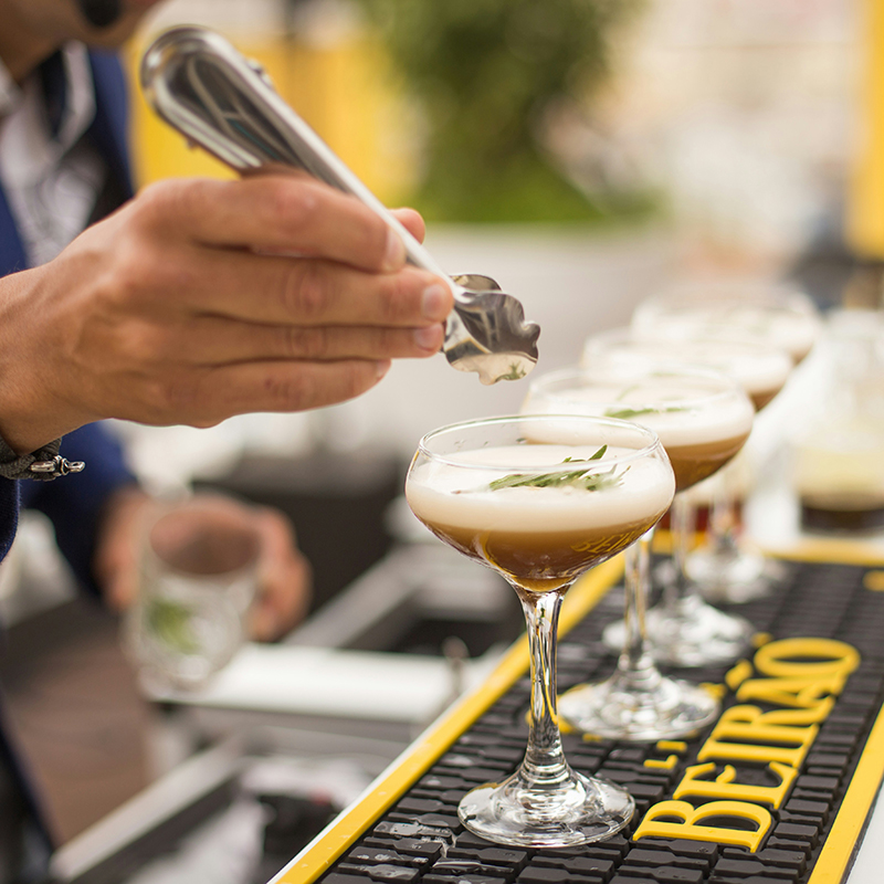 How to use a wine shaker